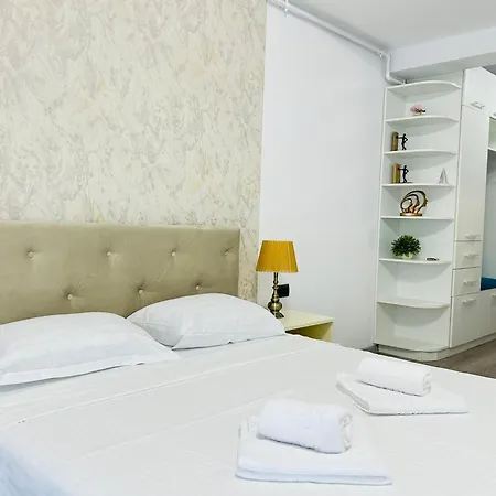 아파트 Delmar Premium Cu Piscina In Nord 마마이아