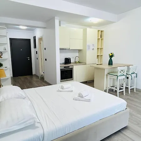 Delmar Premium Cu Piscina In Nord 마마이아