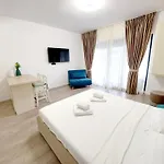 Delmar Premium Cu Piscina In Nord *