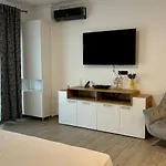 Apartment Delmar Premium Cu Piscina In Nord Mamaia