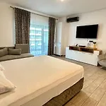 Delmar Premium Cu Piscina In Nord Apartment