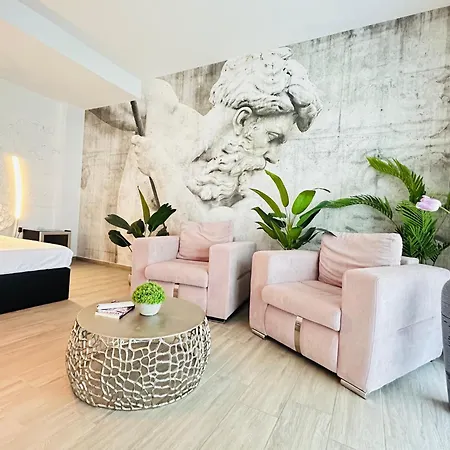 Delmar Premium Cu Piscina In Nord