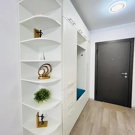 Apartment Delmar Premium Cu Piscina In Nord Mamaia