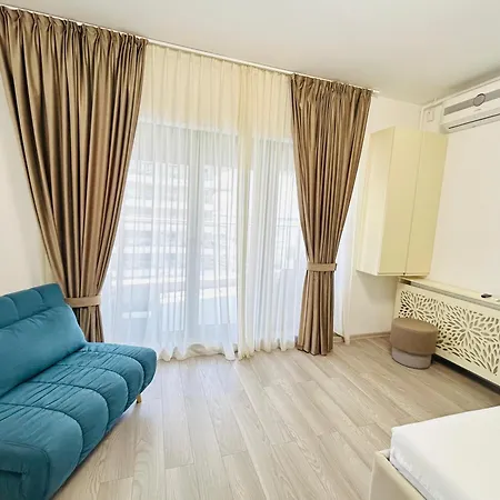 Delmar Premium Cu Piscina In Nord