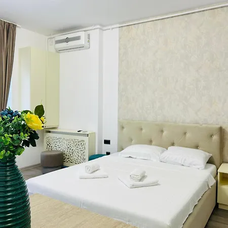 Delmar Premium Cu Piscina In Nord * 马马亚