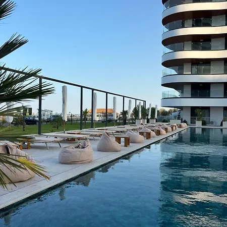 Delmar Premium Cu Piscina In Nord *