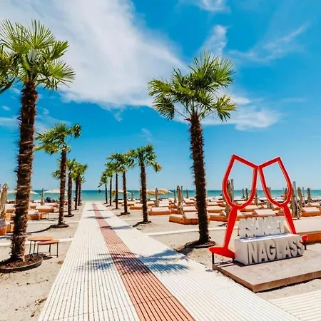 Apartment Delmar Premium Cu Piscina In Nord