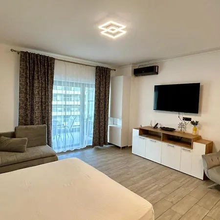 Apartment Delmar Premium Cu Piscina In Nord