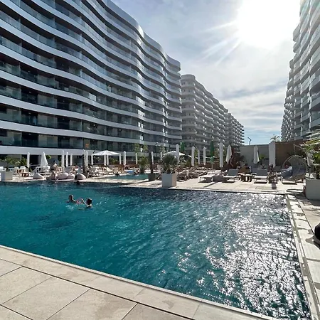 Delmar Premium Cu Piscina In Nord